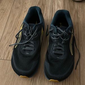 Altra running shoe men’s size 10.5